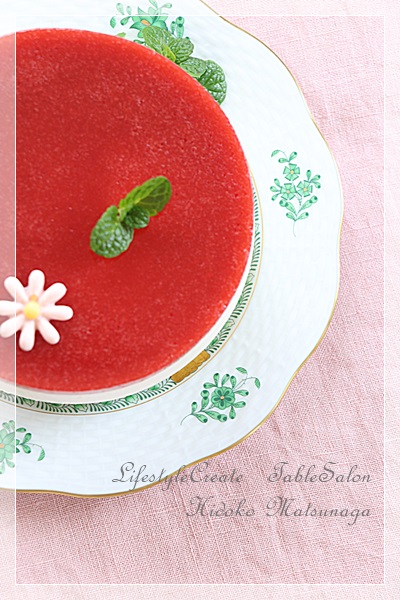 苺のジュレレアチーズケーキ
